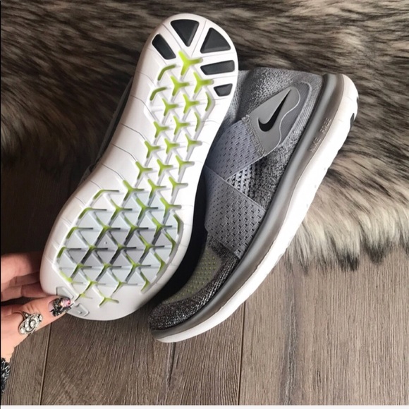 NWT Nike Free RN Flyknit - Picture 6 of 6